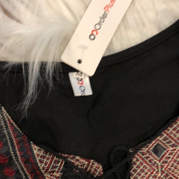 Black tshirt - Picture 4 of 4